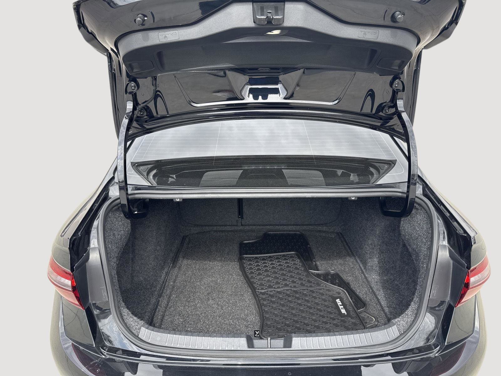 Certified 2023 Volkswagen Jetta Sport image 13