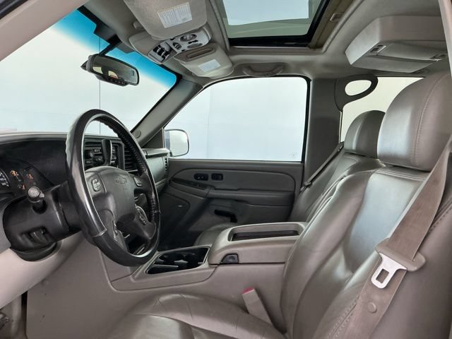 Used 2005 Chevrolet Suburban Z71 w/ Preferred Equipment Group AWD/4WD image 9