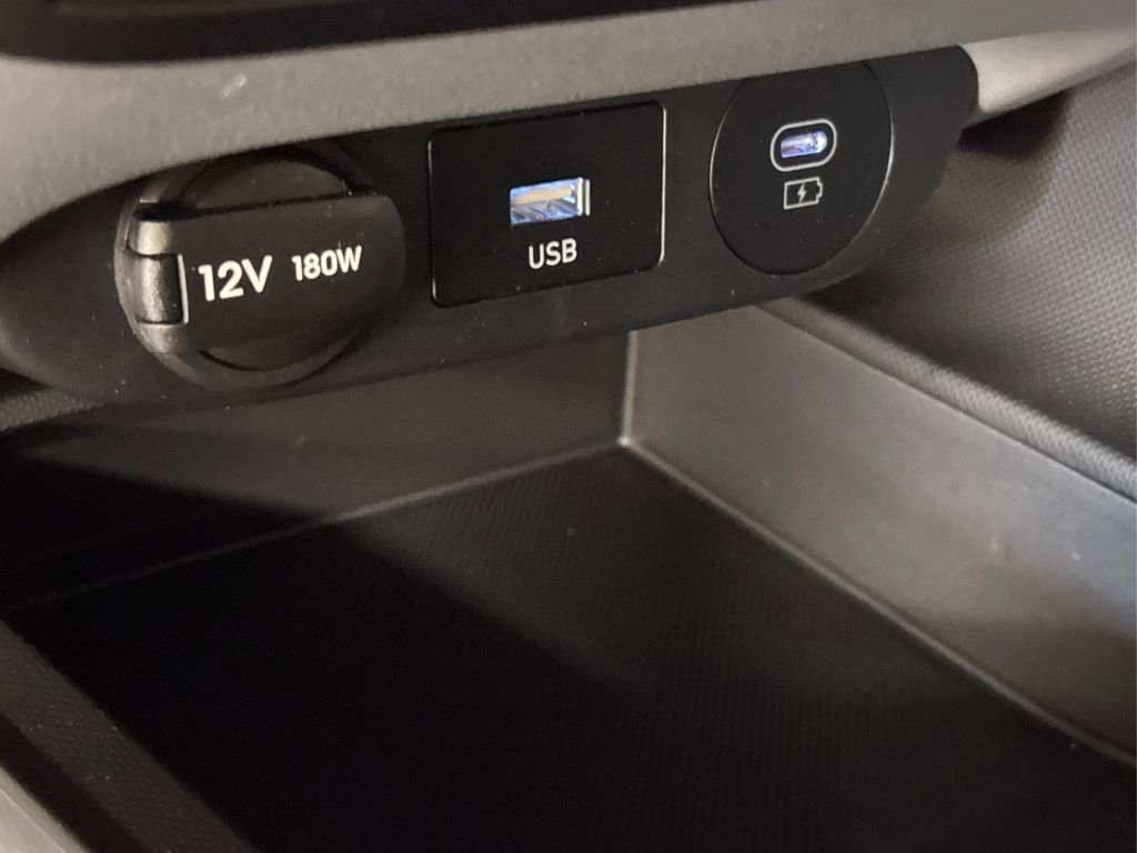 Certified 2024 Hyundai Elantra SE image 36