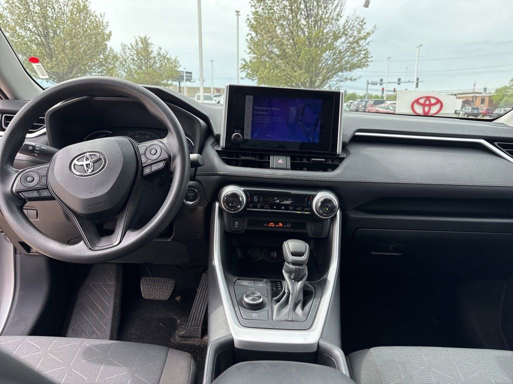 Used 2025 Toyota RAV4 XLE AWD/4WD image 21