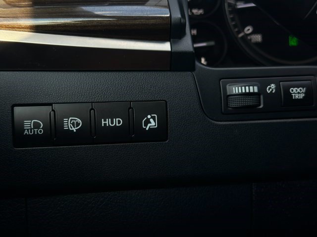 Used 2019 Lexus LX 570 4WD w/ Luxury Package image 31