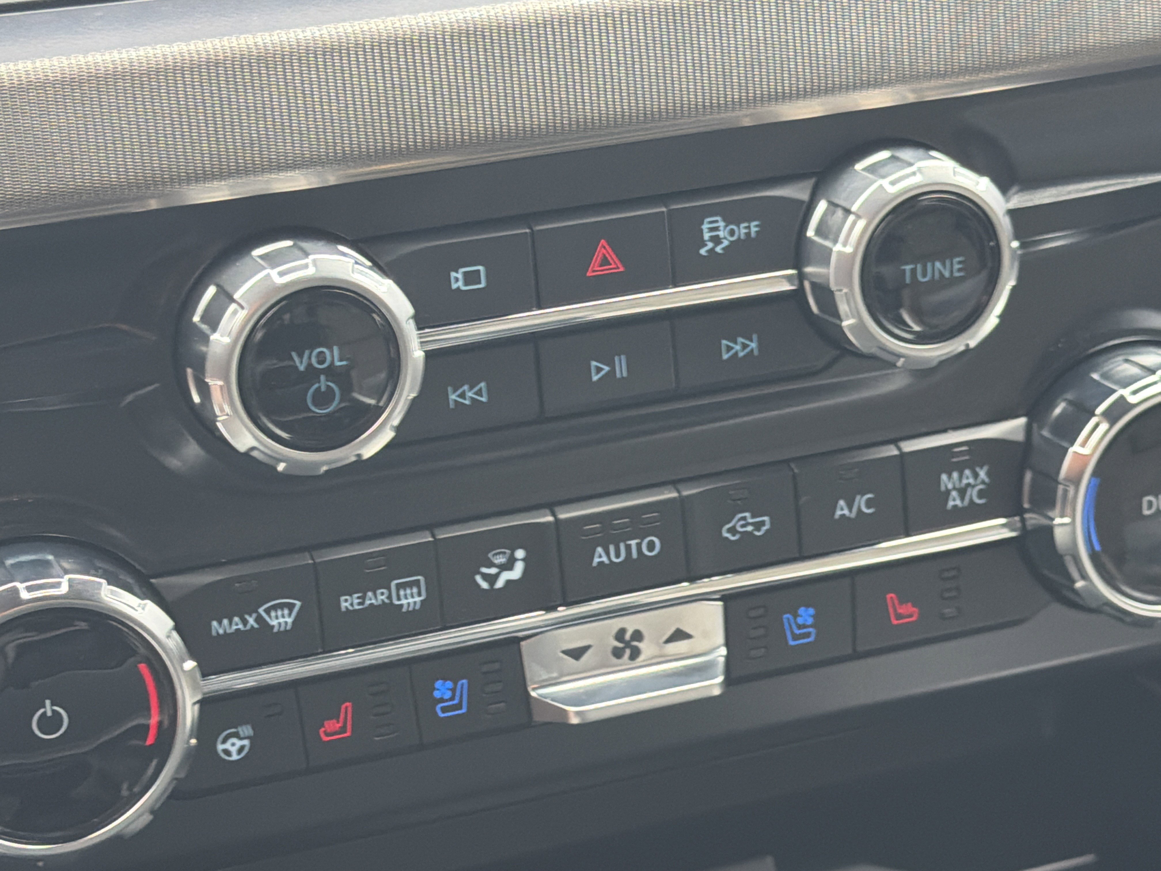 Used 2025 Ford F450 Platinum w/ Platinum Plus Package image 25