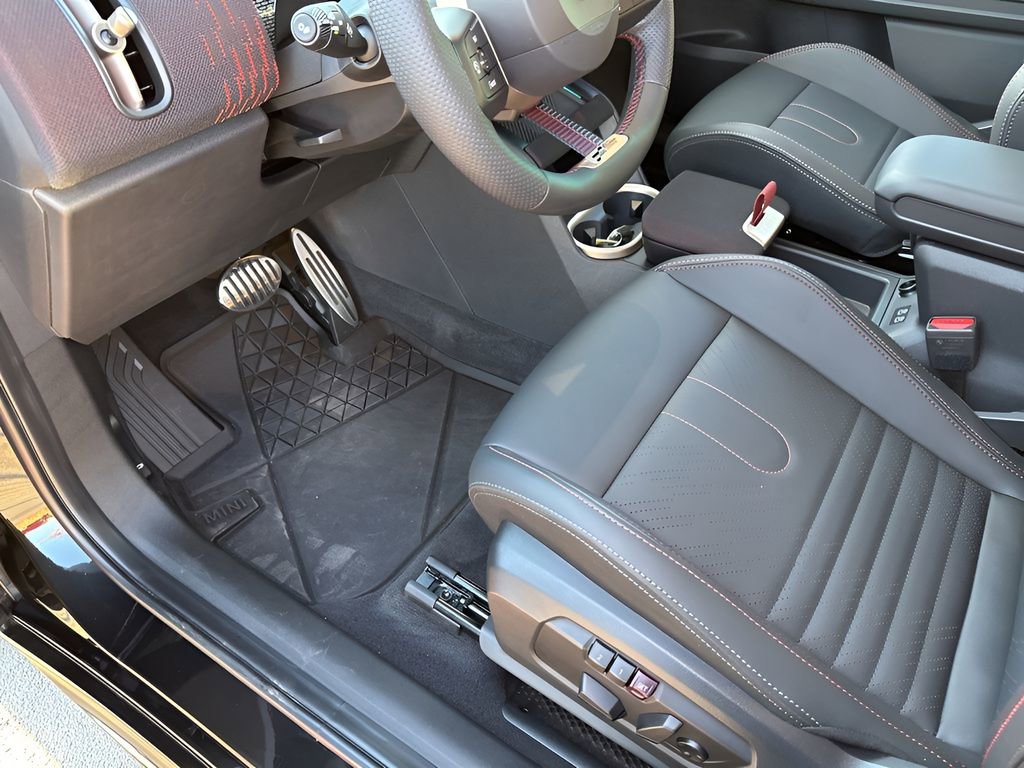 Used 2025 MINI Cooper Countryman John Cooper Works w/ Comfort Package Max image 27