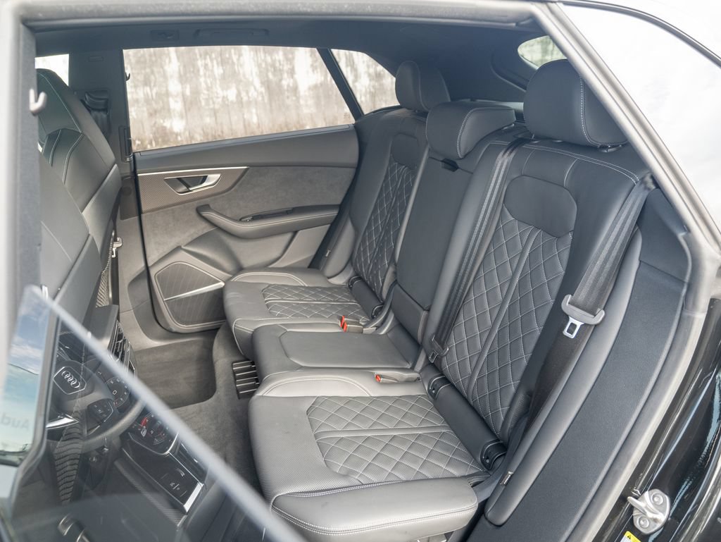 Used 2024 Audi SQ8 Premium Plus w/ S Sport Package AWD/4WD image 36