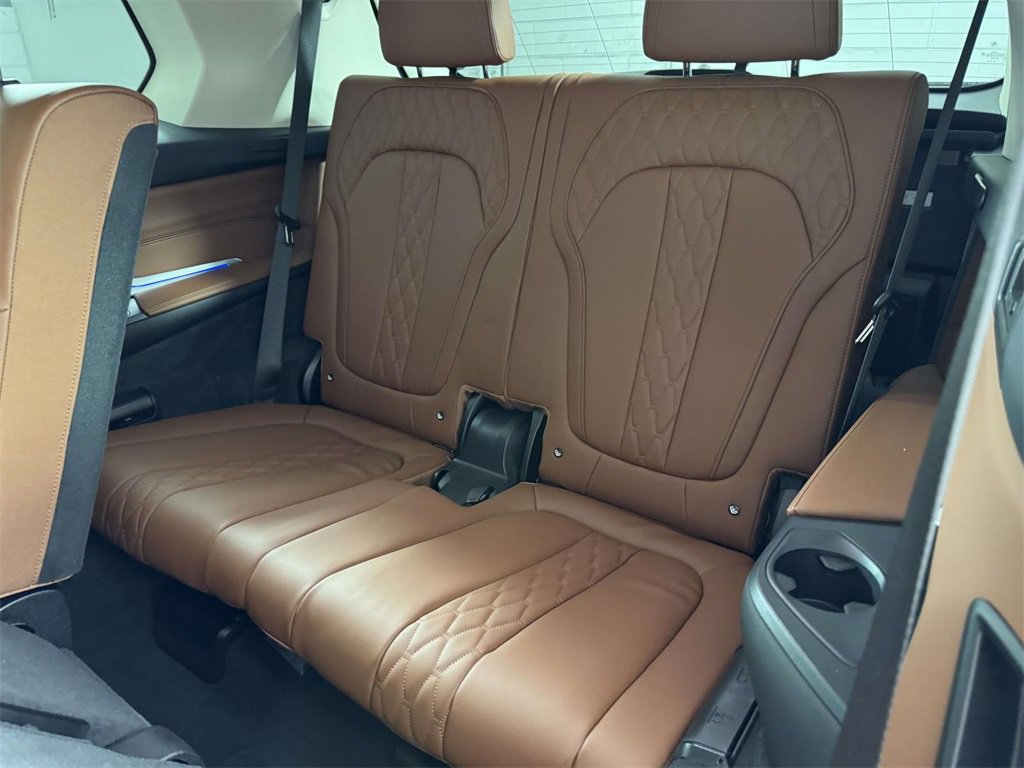 Used 2023 BMW X7 xDrive40i image 32