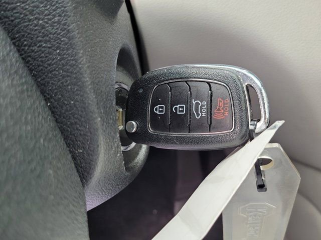 Used 2020 Hyundai Tucson SE image 30