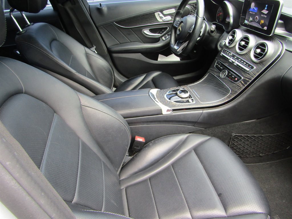Used 2017 Mercedes-Benz C 300 Sedan image 5