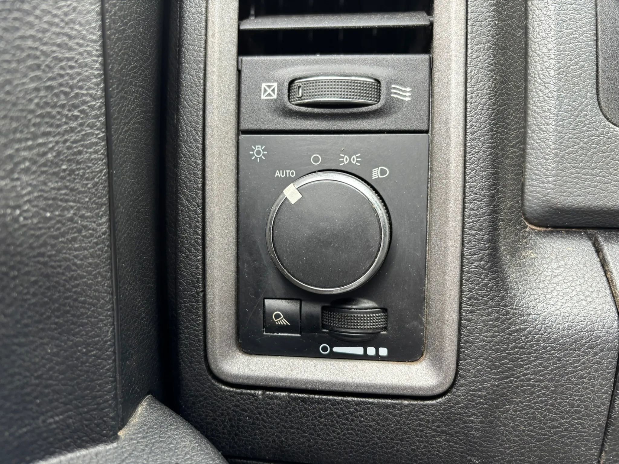 Used 2018 RAM 3500 Tradesman w/ Chrome Appearance Group image 21