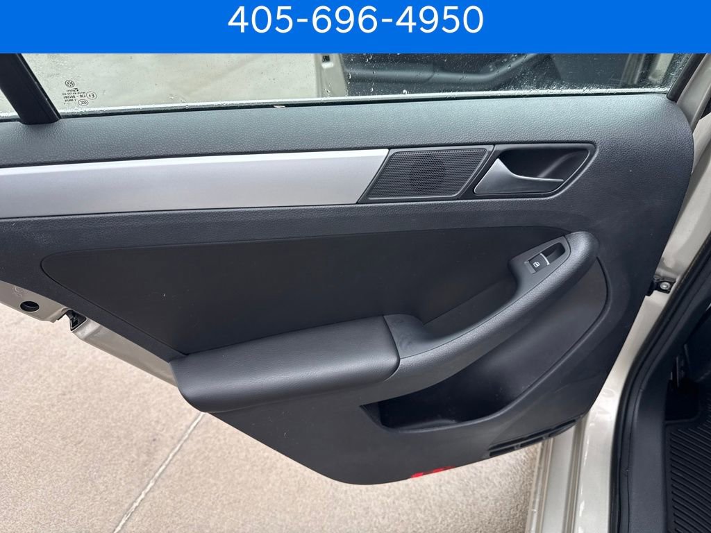 Used 2014 Volkswagen Jetta SE image 17