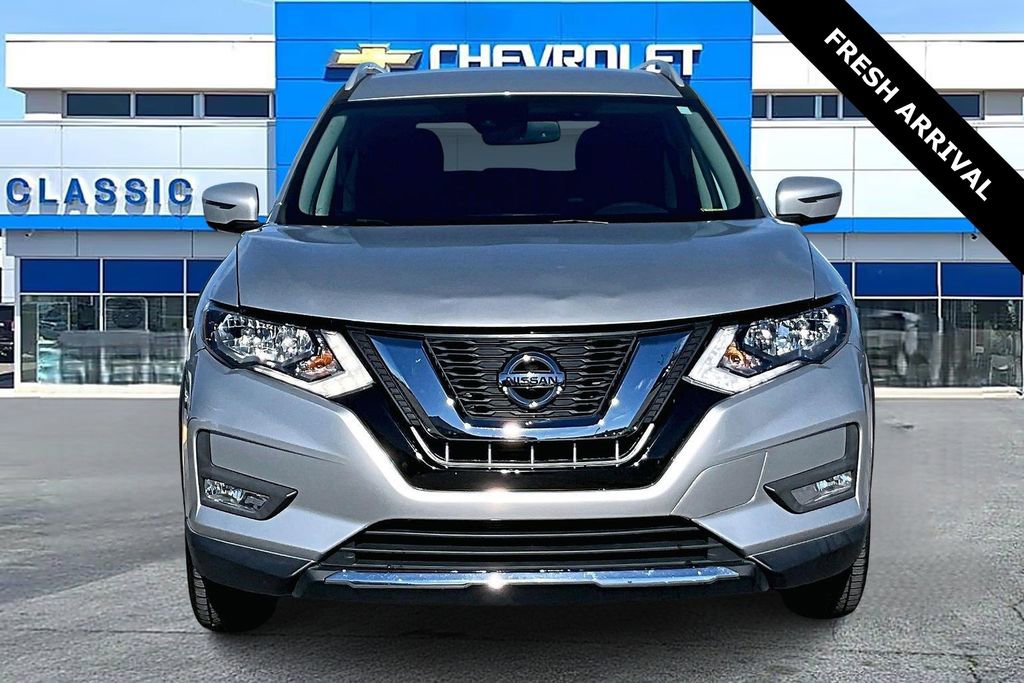Used 2018 Nissan Rogue SL image 2