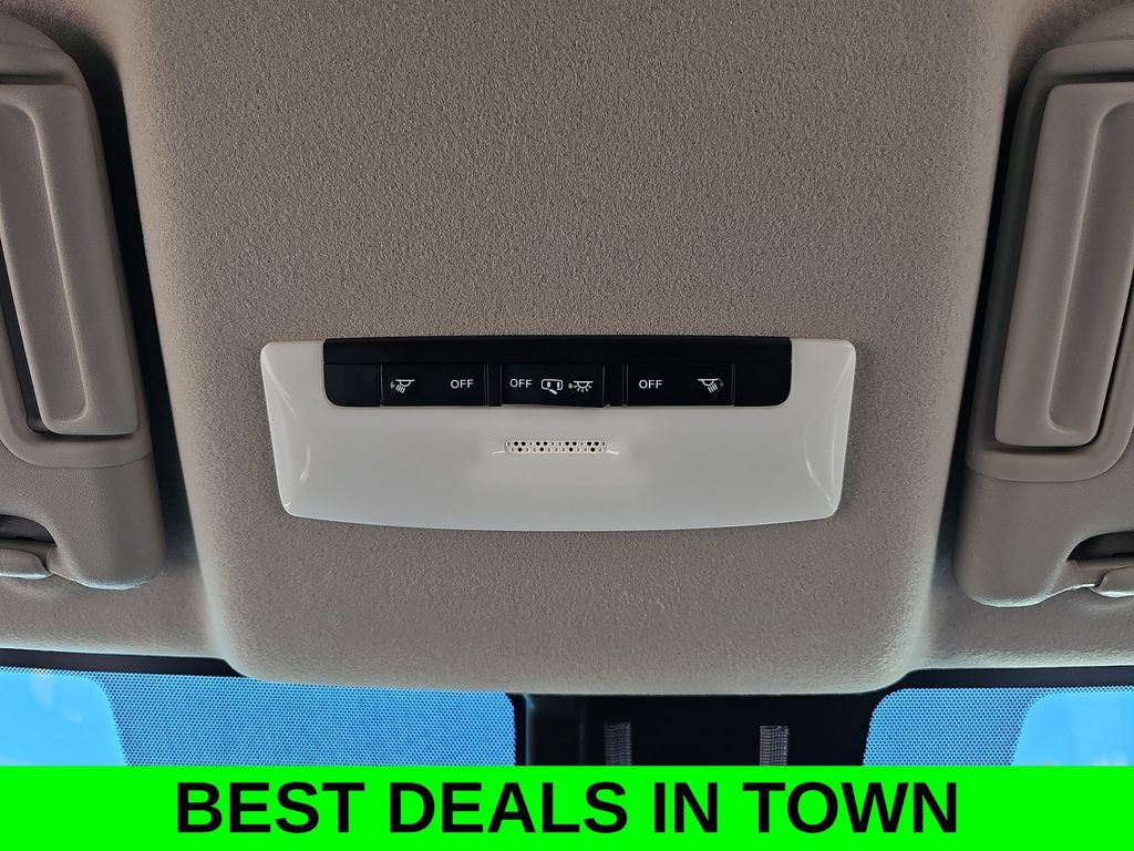 Used 2021 Nissan Versa S FWD image 29