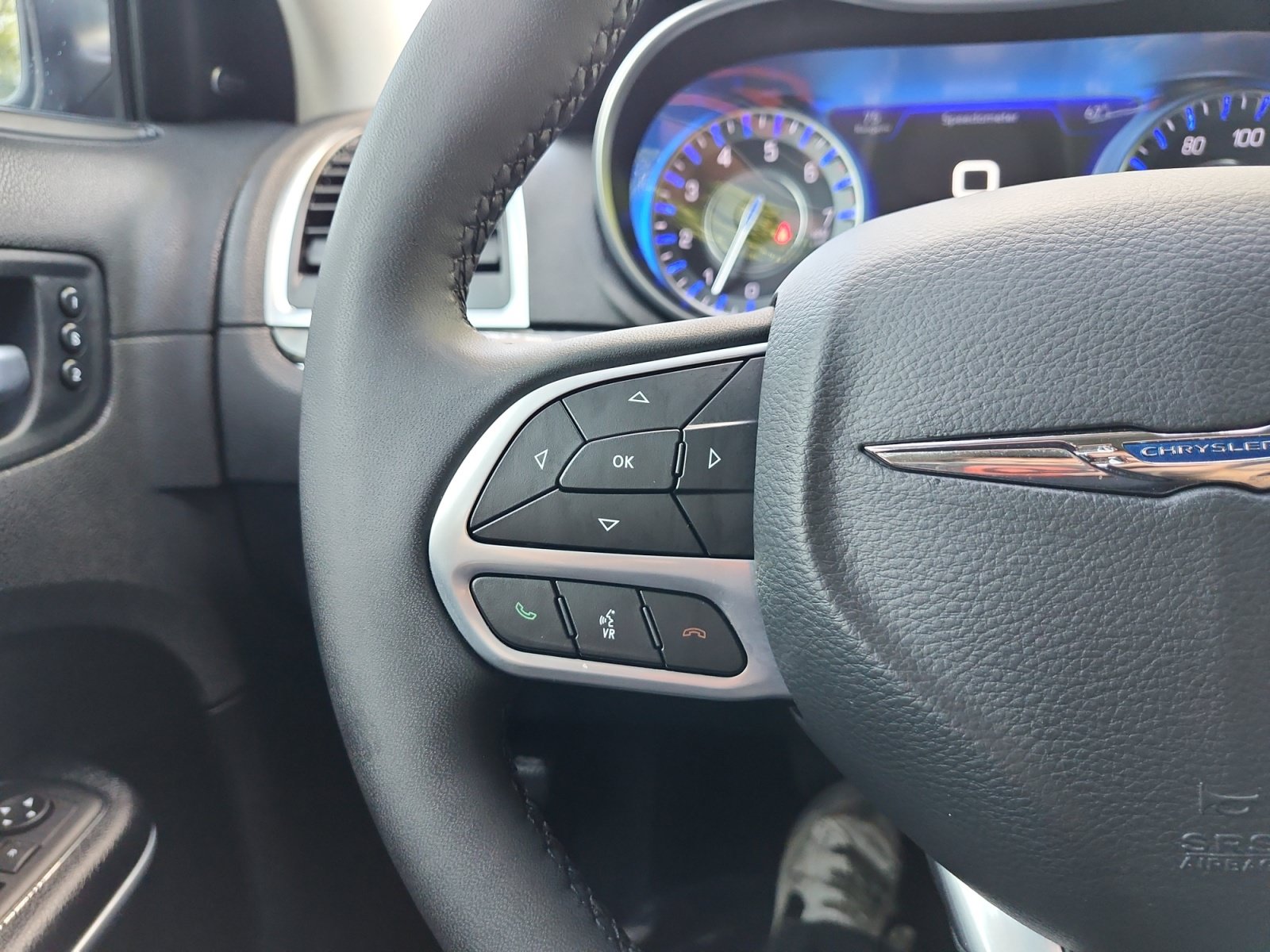 Used 2023 Chrysler 300 Touring L w/ Safetytec Plus Group RWD image 25