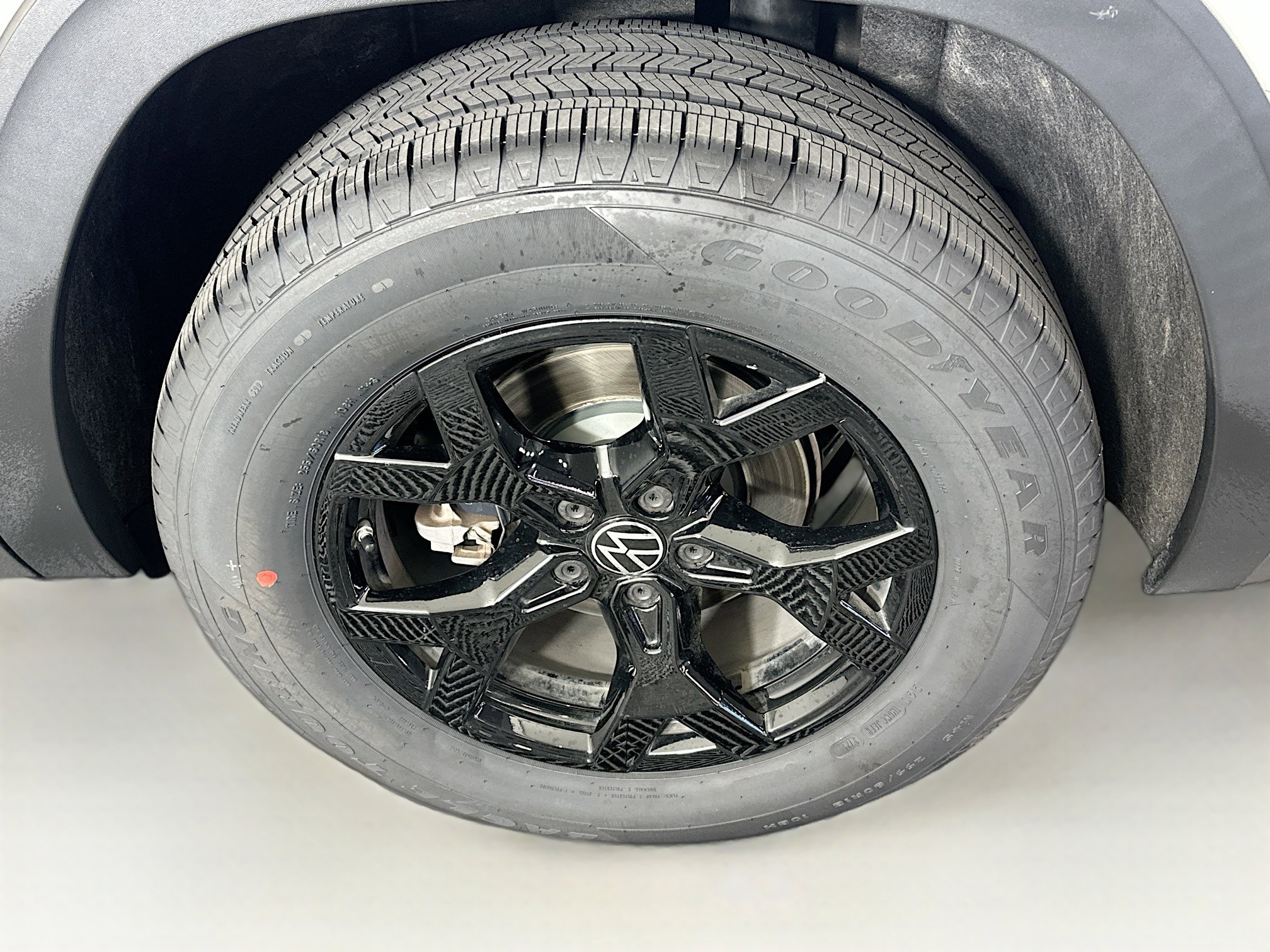 Used 2024 Volkswagen Atlas Peak Edition SE image 11