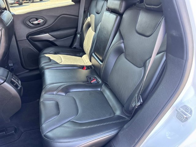 Used 2021 Jeep Cherokee Latitude Lux AWD/4WD image 16