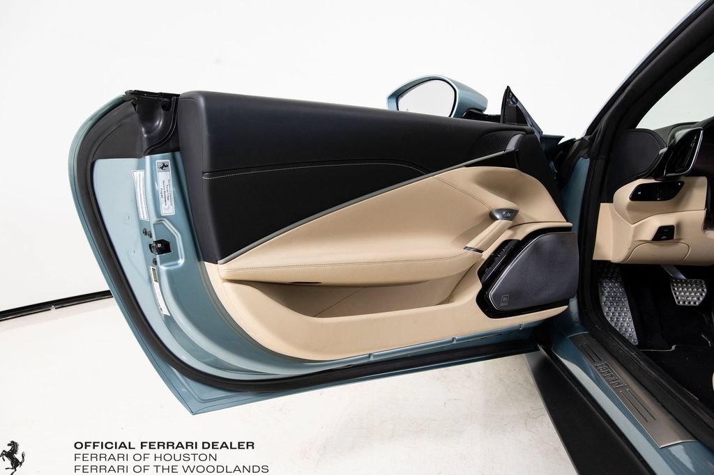 Used 2024 Ferrari Roma Spider RWD image 22