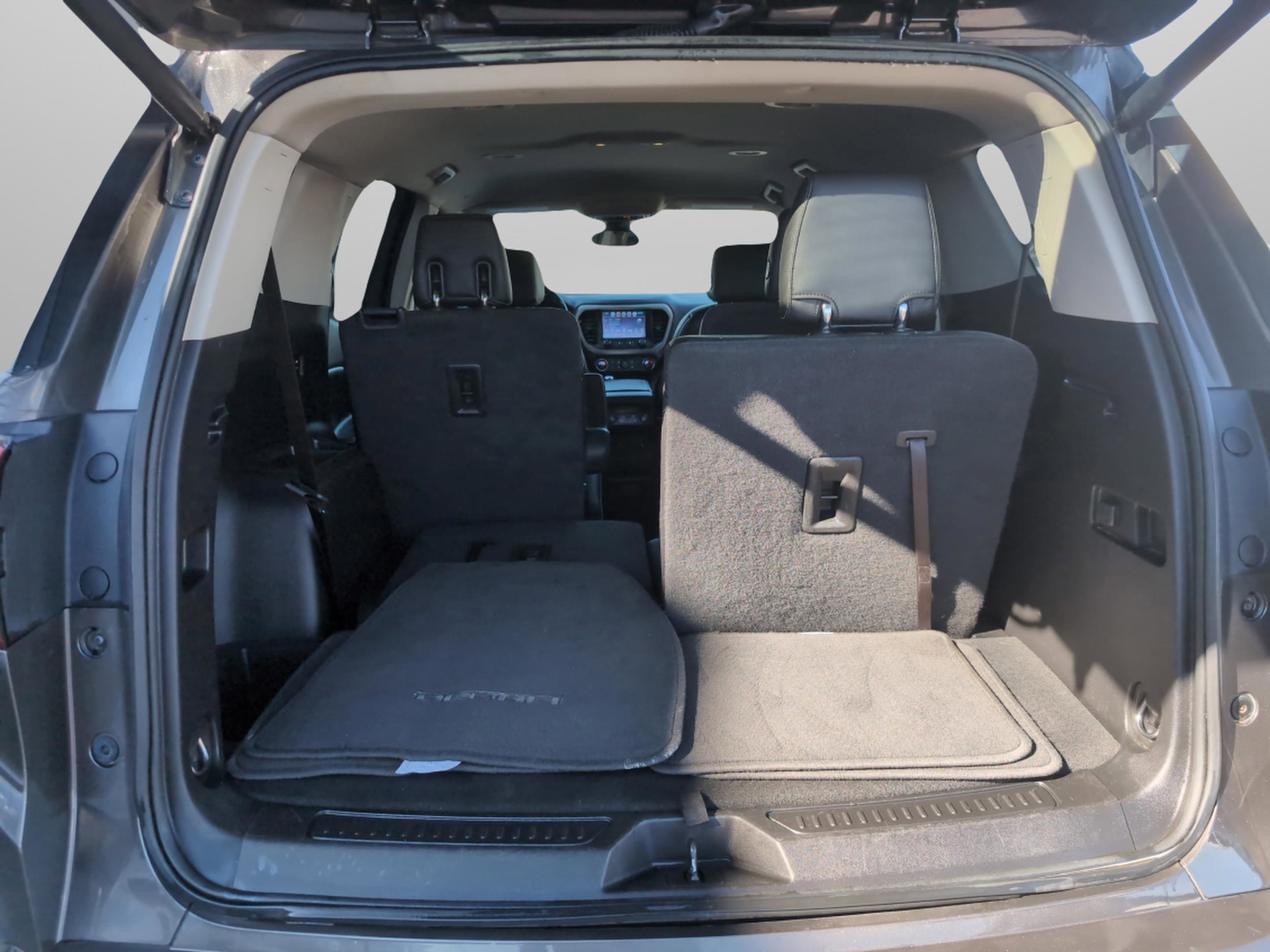 Used 2019 GMC Acadia Denali image 17