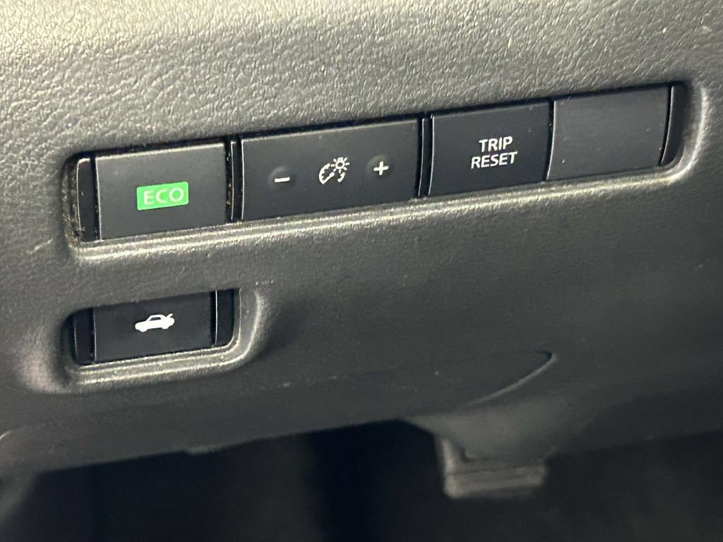 Used 2024 Nissan Sentra SV FWD image 18