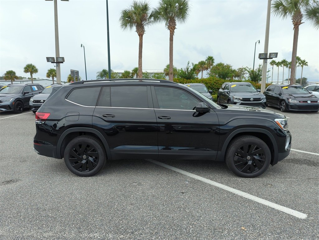 New 2025 Volkswagen Atlas SE image 3