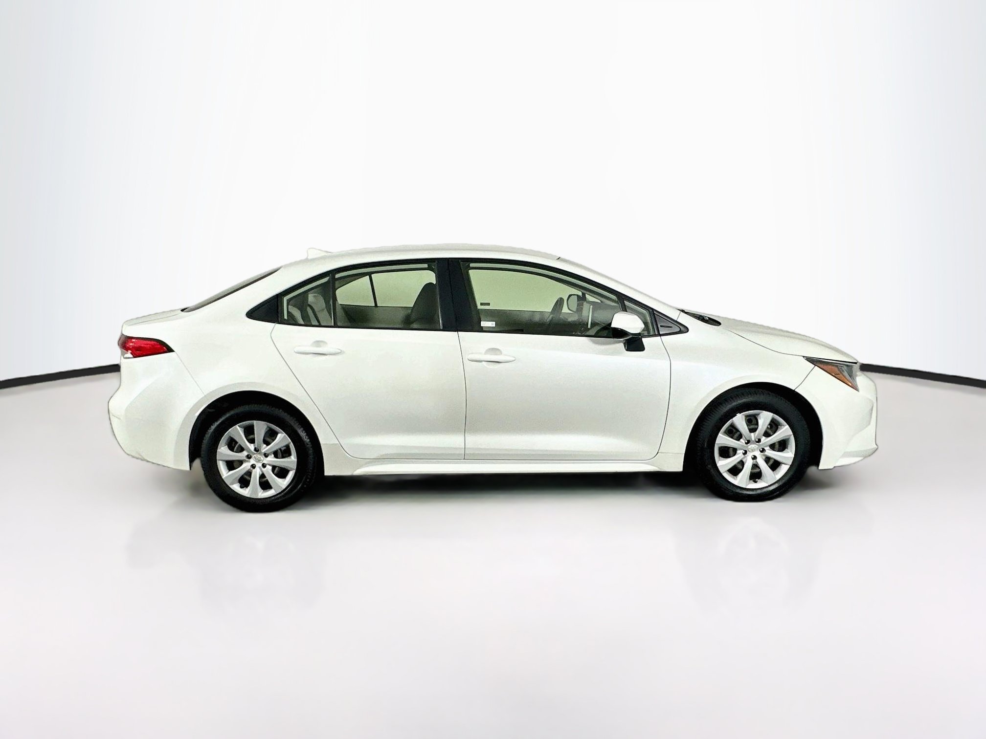 Used 2021 Toyota Corolla LE FWD image 10