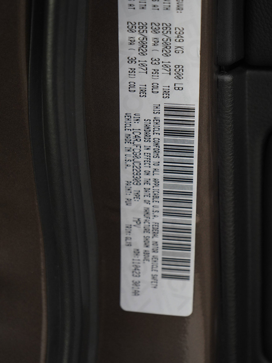 Used 2018 Jeep Grand Cherokee Overland image 30