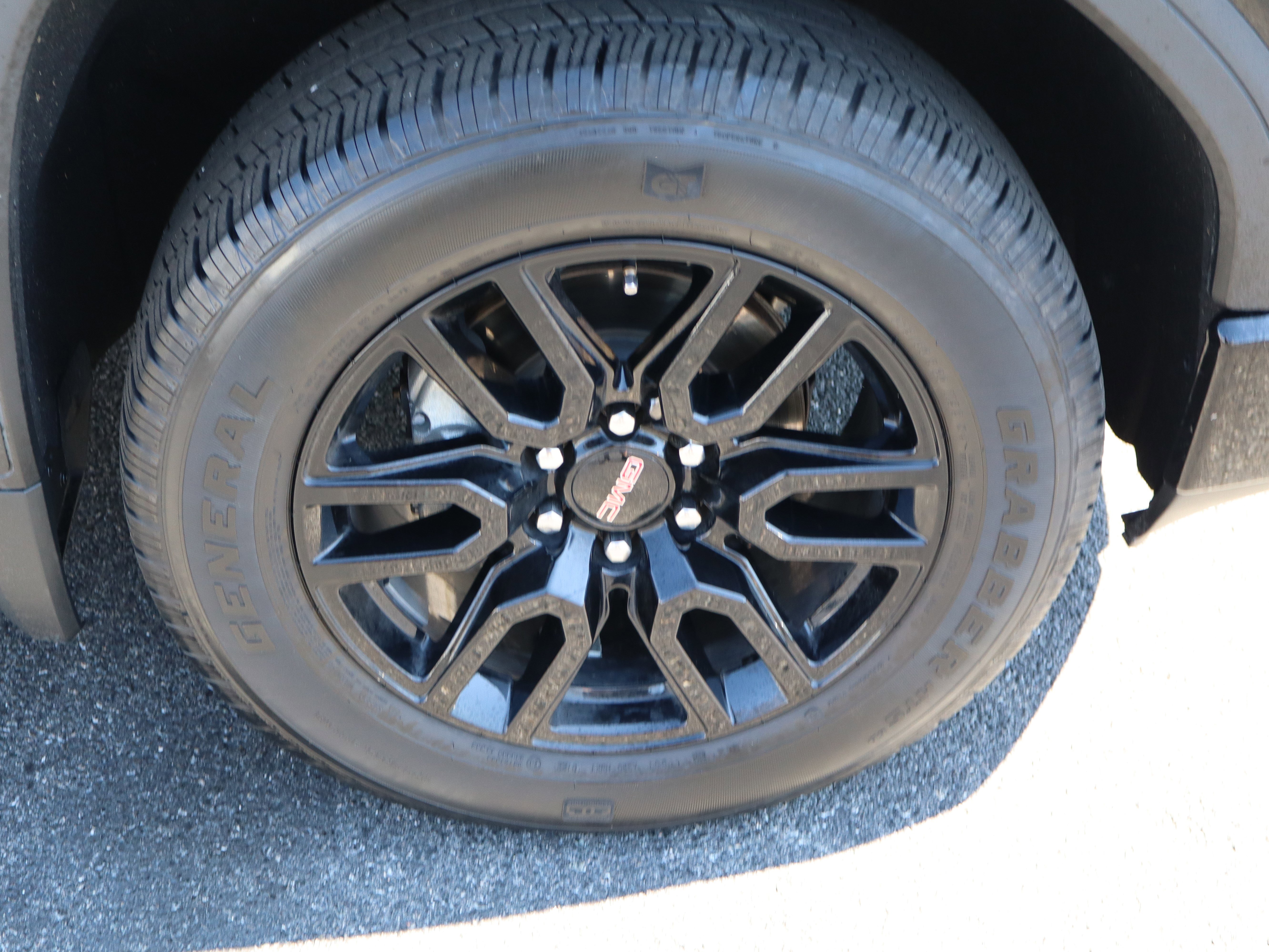 Used 2022 GMC Sierra 1500 Elevation image 14