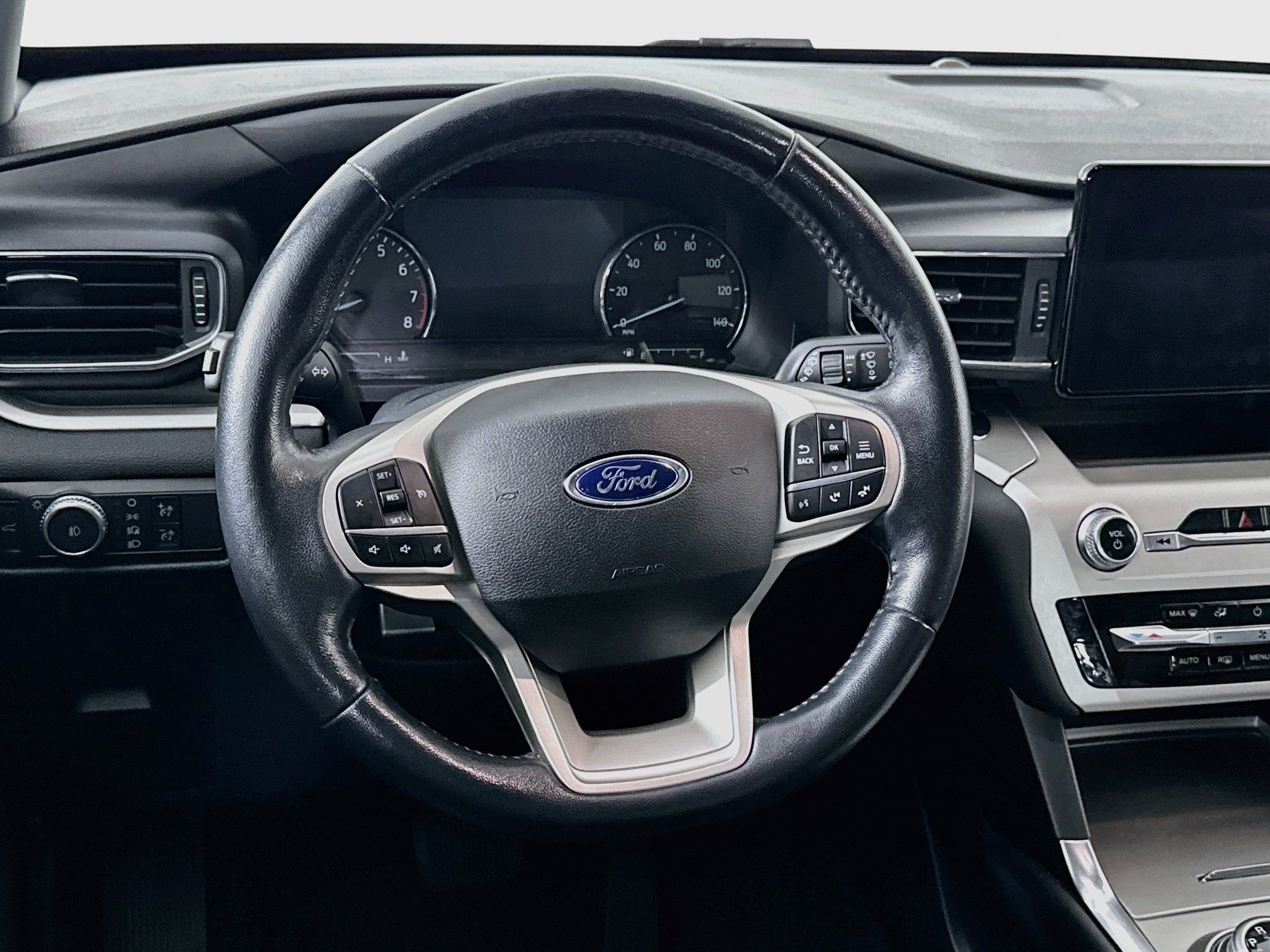 Used 2021 Ford Explorer XLT w/ Equipment Group 202A AWD/4WD image 18