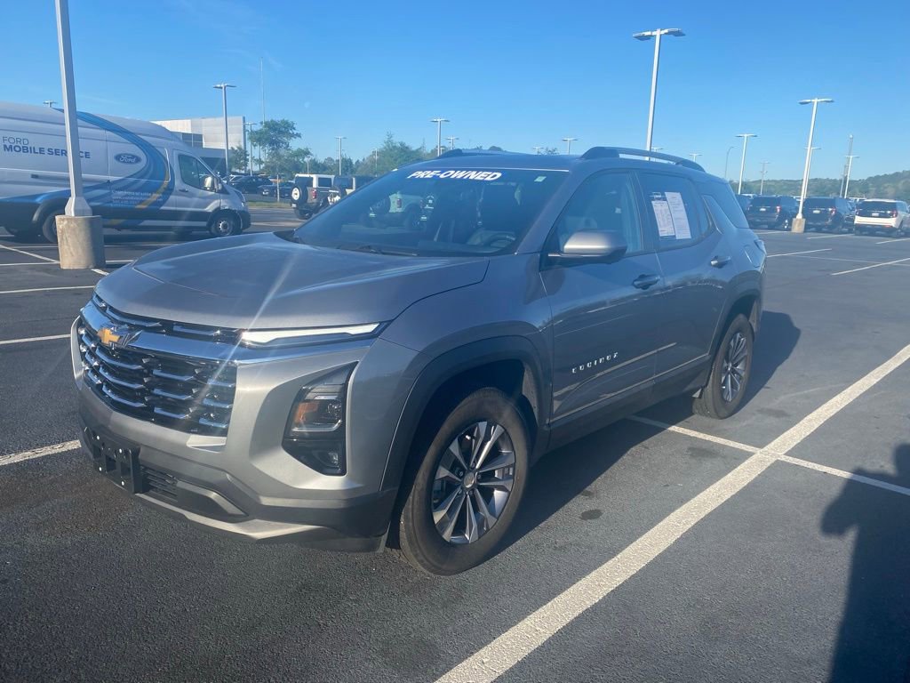 Used 2025 Chevrolet Equinox LT w/ Convenience Package II image 3