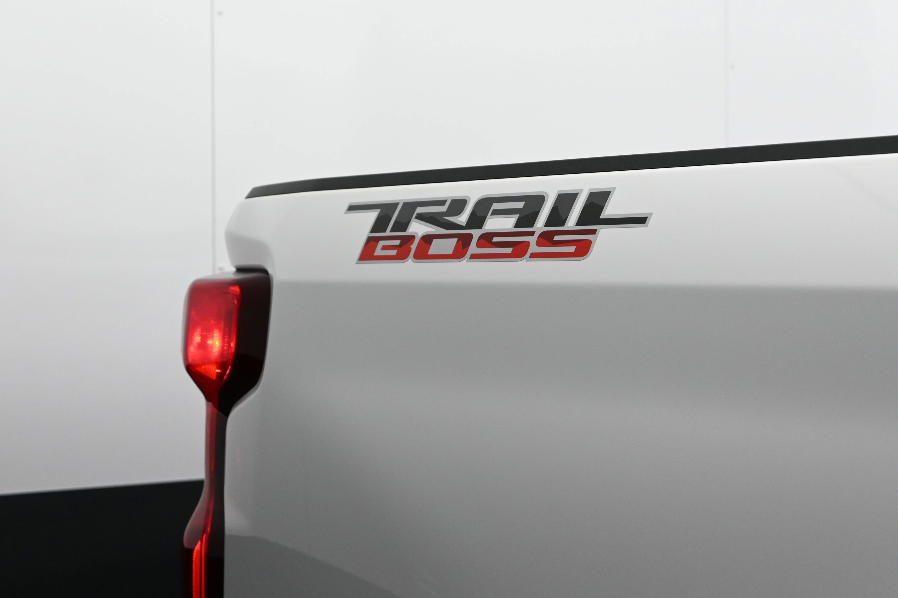 Used 2022 Chevrolet Silverado 1500 LT Trail Boss w/ LT Trail Boss Premium Package AWD/4WD image 46