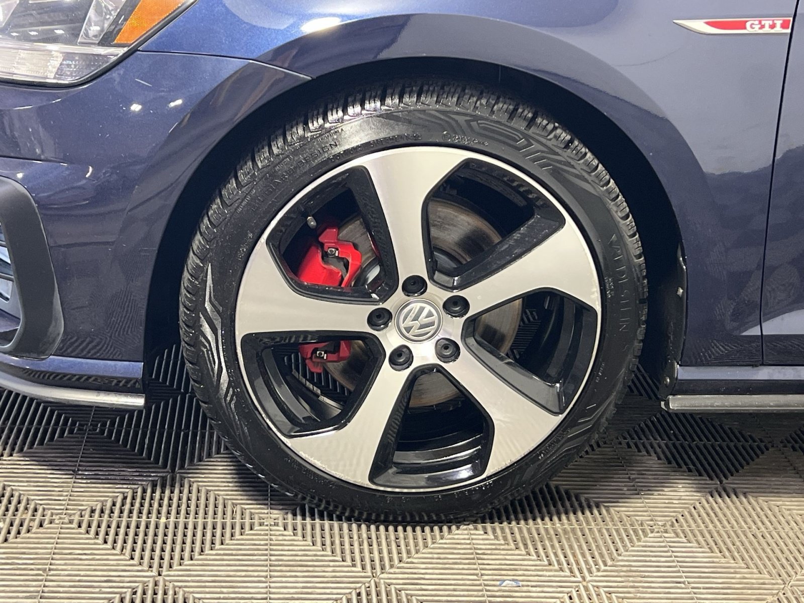 Used 2018 Volkswagen GTI S FWD image 13