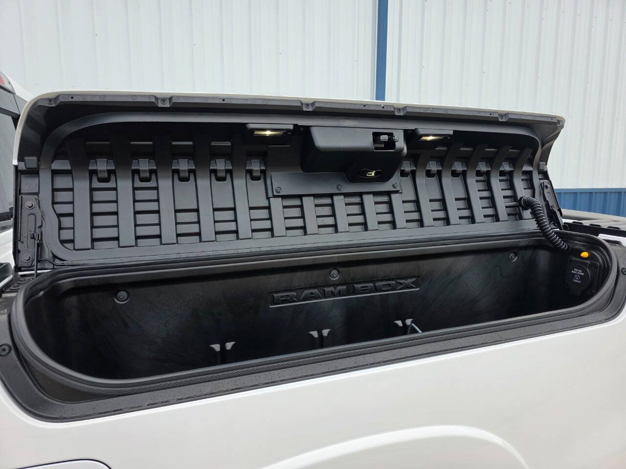 New 2027 RAM 1500 Laramie AWD/4WD image 5