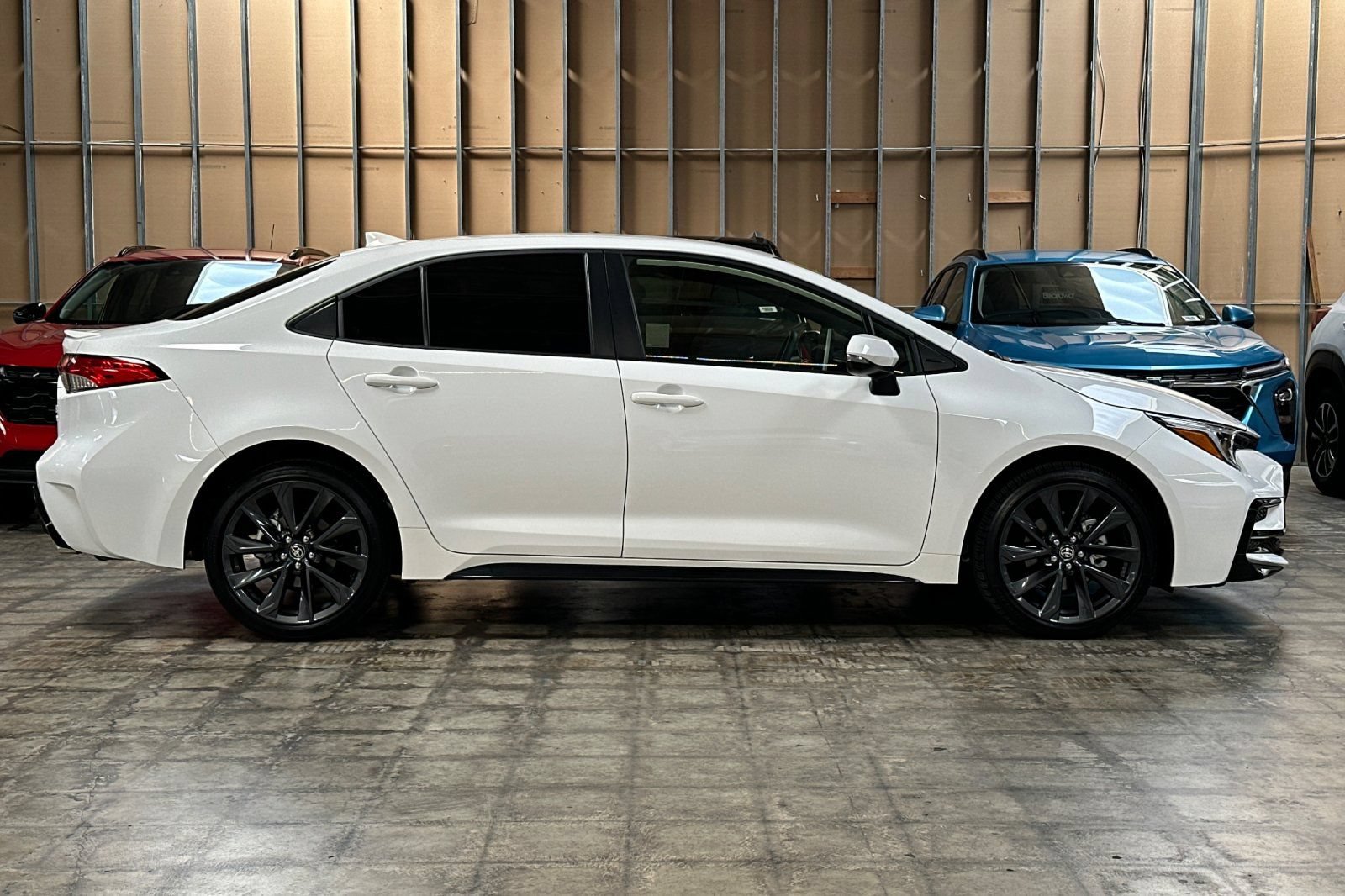 Used 2026 Toyota Corolla SE w/ SE Premium Package FWD image 3