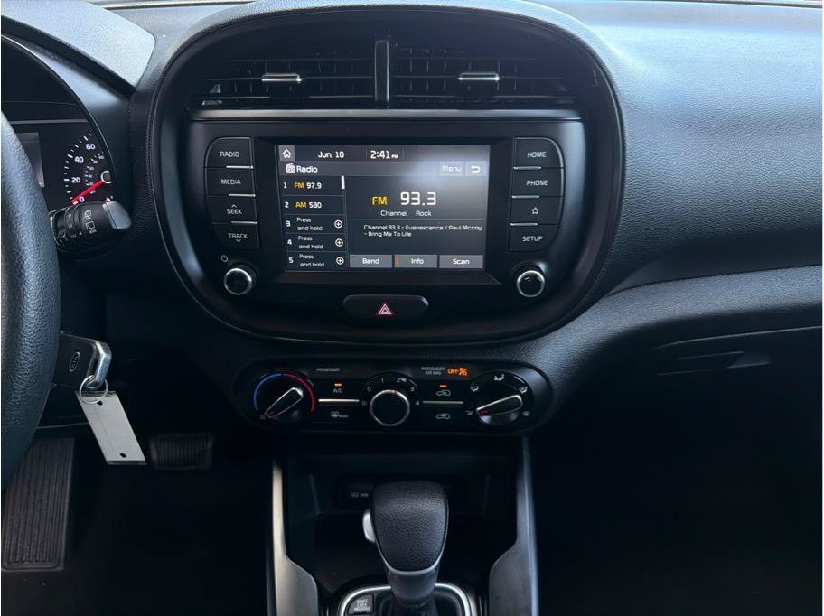 Used 2020 Kia Soul LX FWD image 17