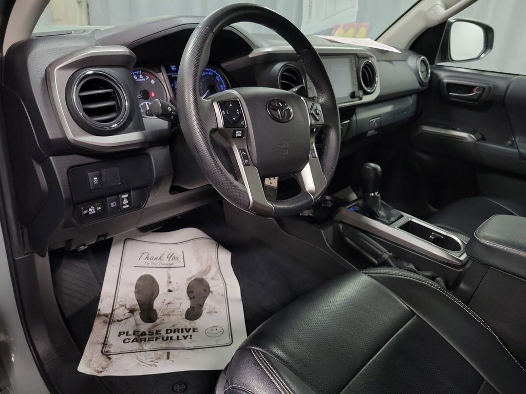 Used 2022 Toyota Tacoma SR5 w/ Trail Edition image 19