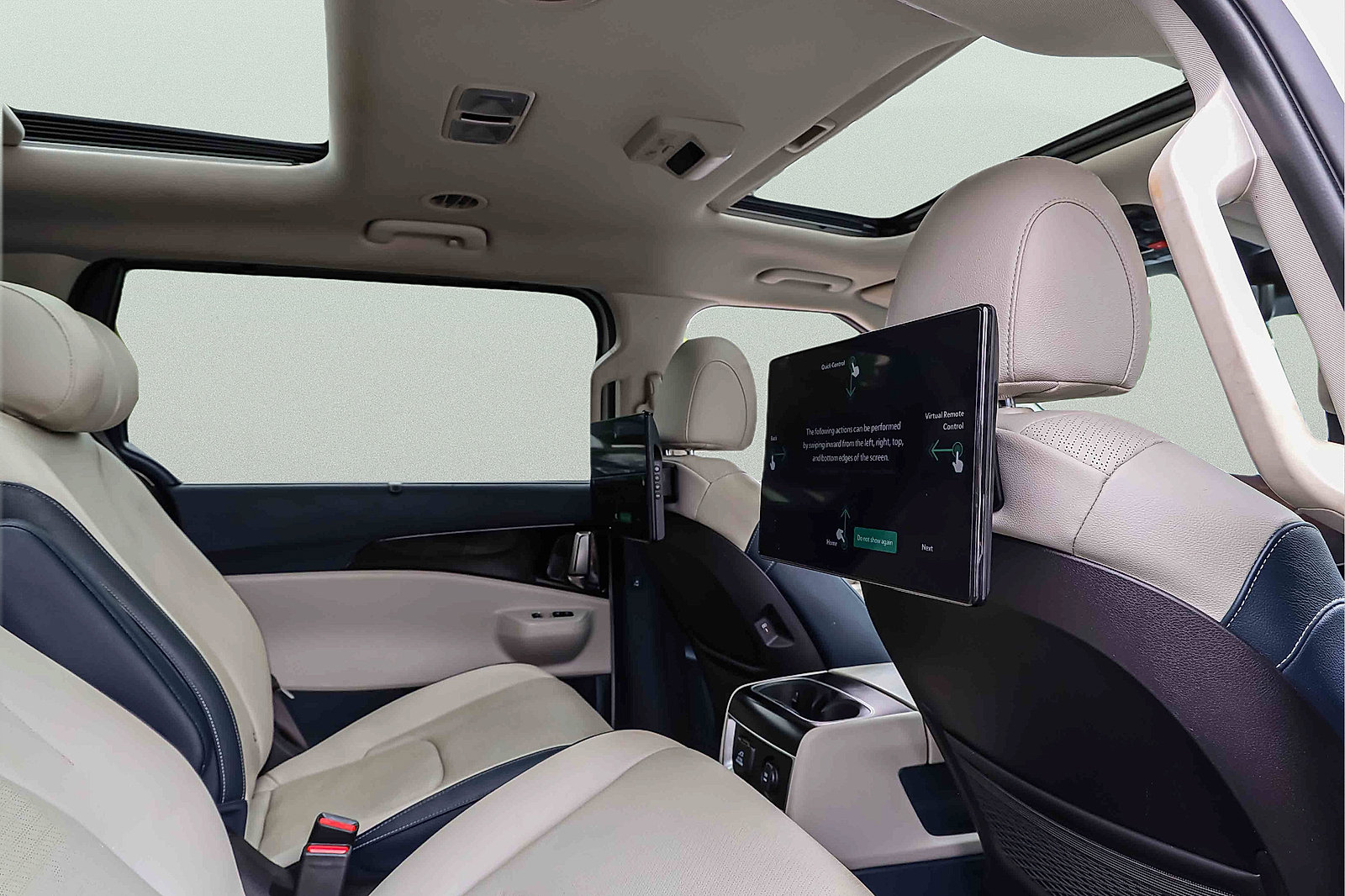 Certified 2025 Kia Carnival SX Prestige FWD image 28