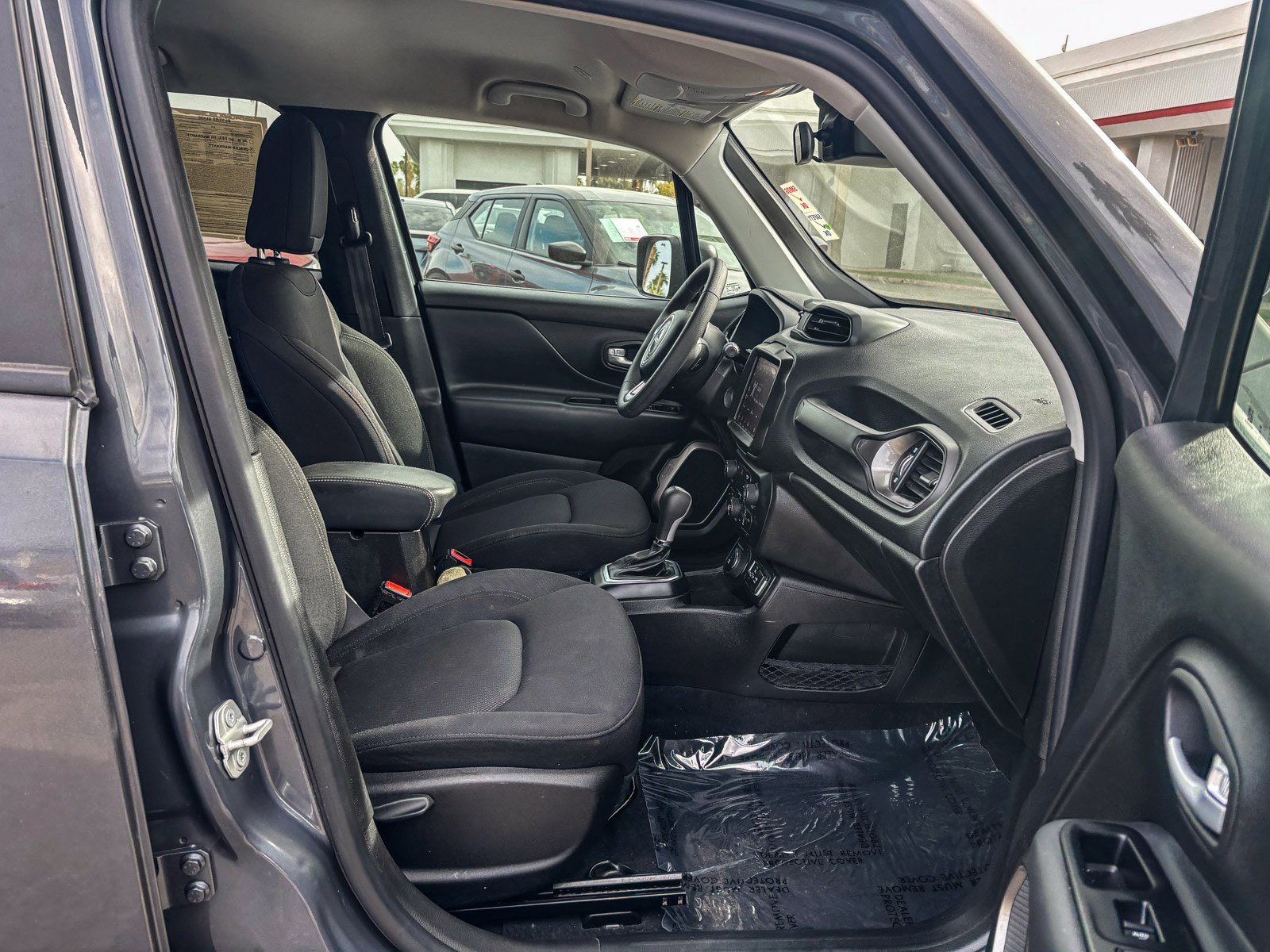 Used 2023 Jeep Renegade Latitude image 20