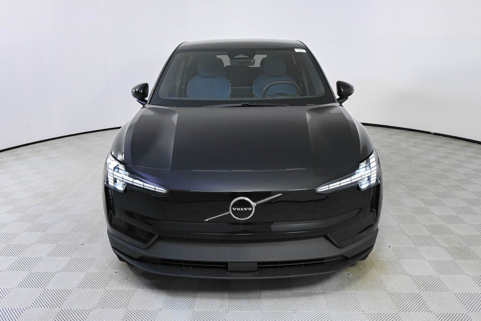 New 2026 Volvo EX30 Plus w/ Protection Package Premier AWD/4WD image 33