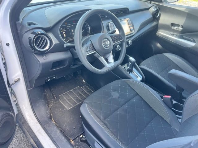 Used 2019 Nissan Kicks SV image 10
