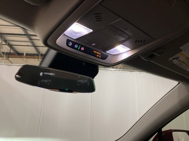 Used 2020 Cadillac XT4 Luxury w/ Cold Weather Package image 18