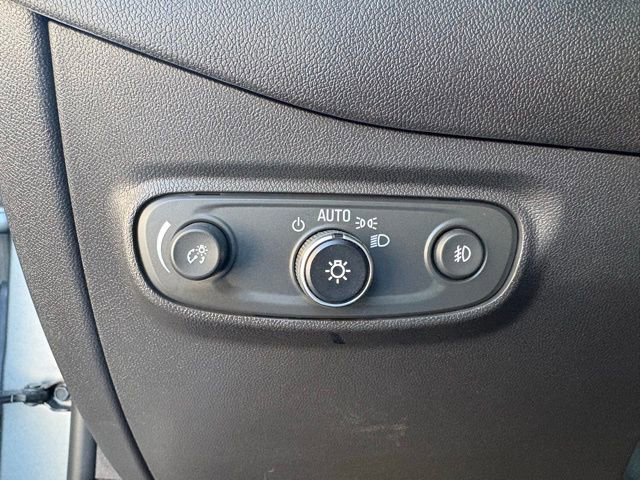 Used 2024 Chevrolet Equinox Premier image 28