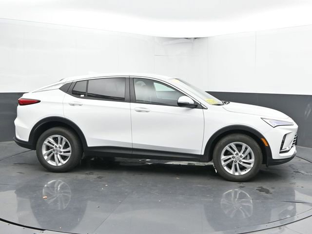 Used 2025 Buick Envista Preferred image 12