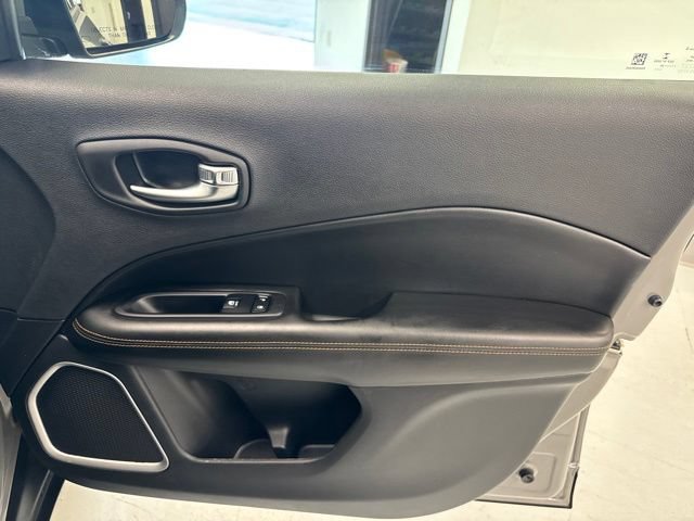 Used 2020 Jeep Compass Limited AWD/4WD image 25