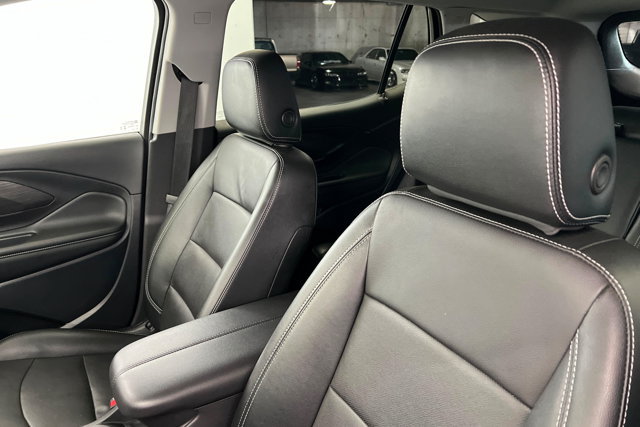Used 2024 GMC Terrain SLT AWD/4WD image 16