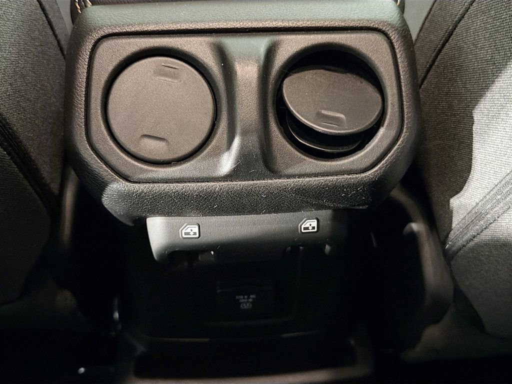 Used 2025 Jeep Wrangler Unlimited Sahara AWD/4WD image 28