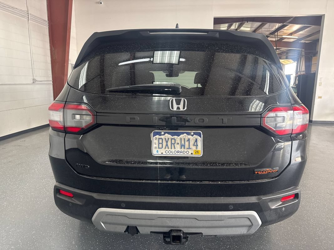 Used 2025 Honda Pilot TrailSport image 5