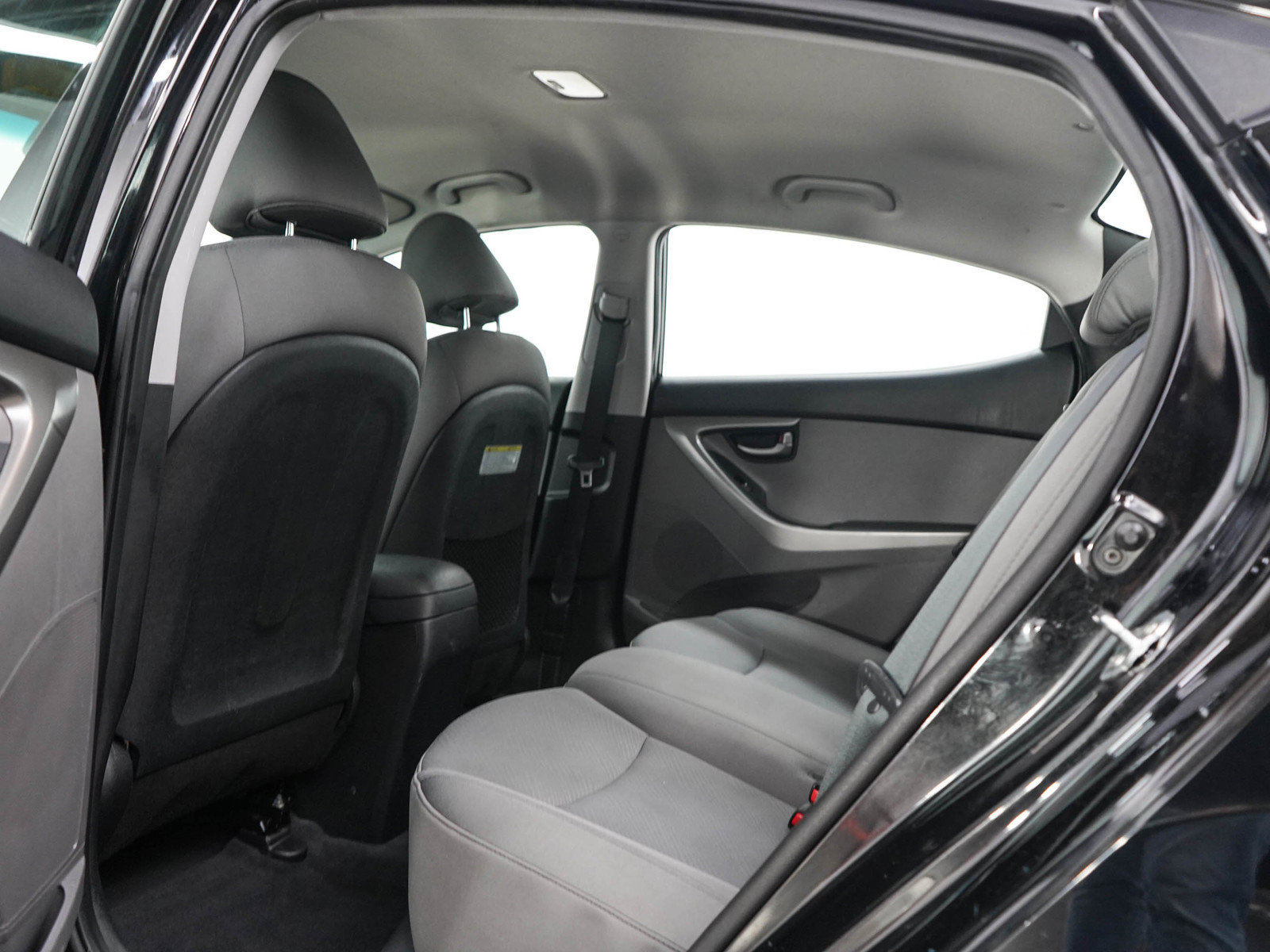 Used 2013 Hyundai Elantra GLS FWD image 16