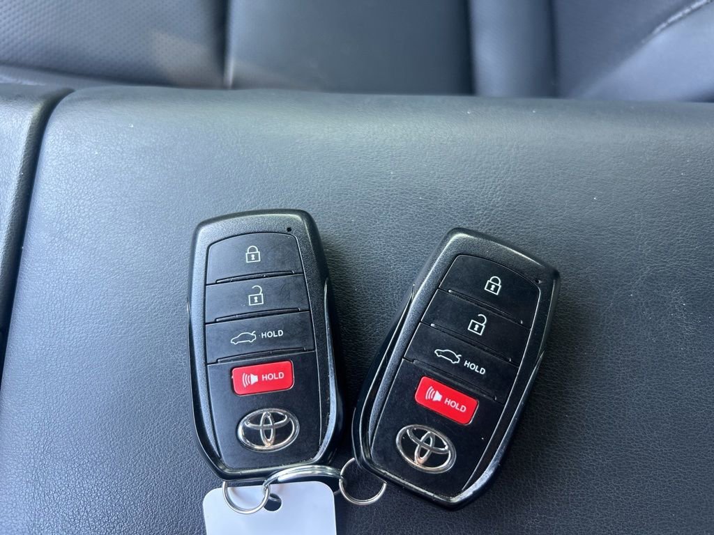 Used 2023 Toyota Crown AWD/4WD image 18