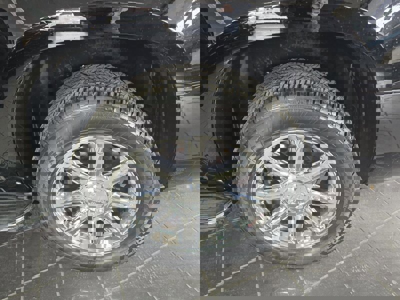 Used 2013 GMC Yukon XL Denali image 40