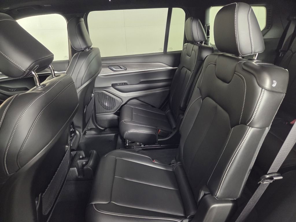 Certified 2025 Jeep Grand Cherokee L Limited AWD/4WD image 25
