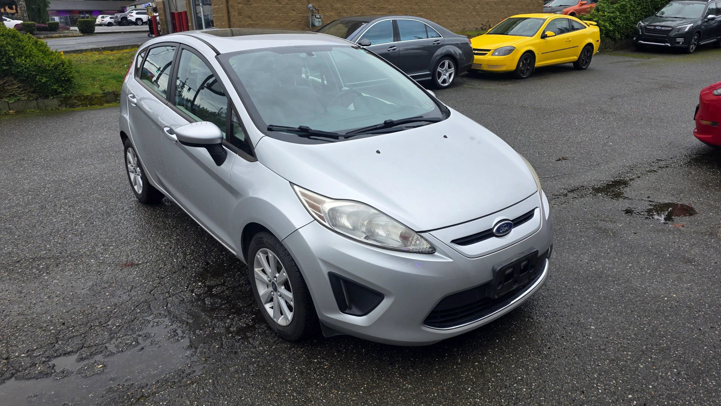 Used 2011 Ford Fiesta SE w/ 202A Rapid Spec Order Code image 3