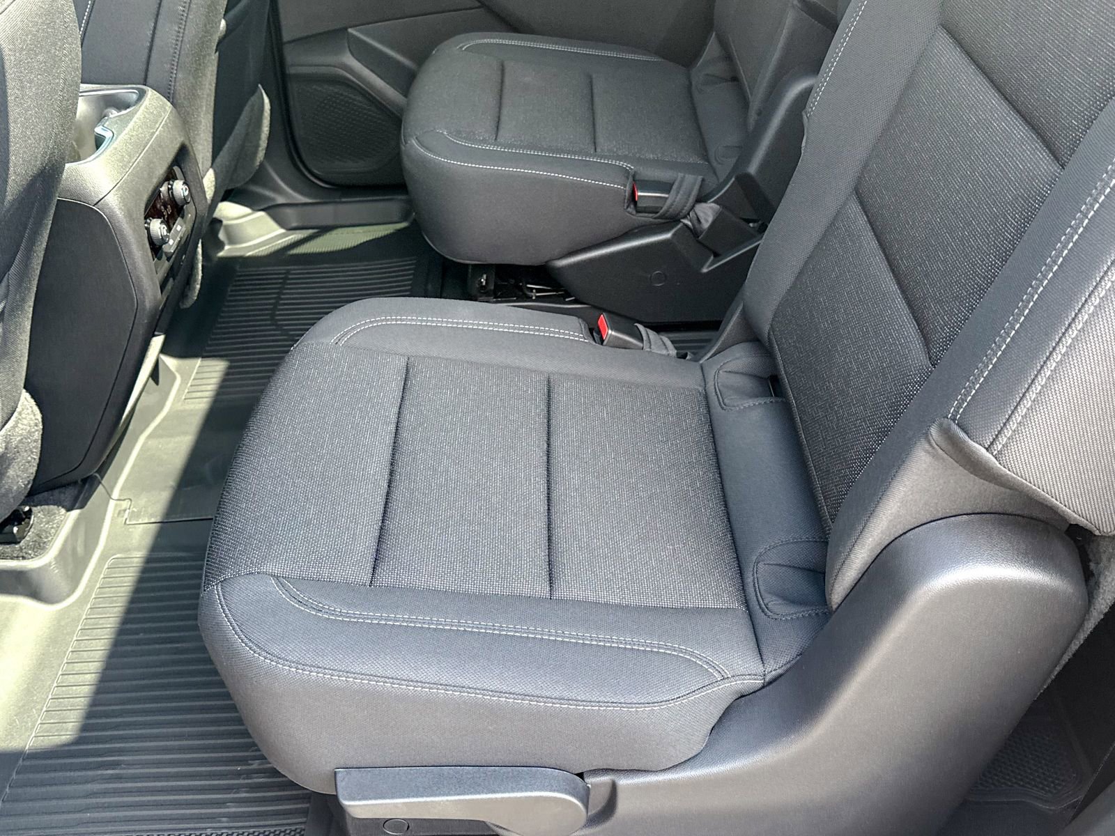 New 2026 Chevrolet Traverse LT w/ Sun and Wheel Package AWD/4WD image 22